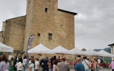 Buen ambiente y participación en el Mercado en Ruta en Yebra de Basa